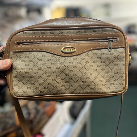 Gucci Handbags - Gucci Camera Bag